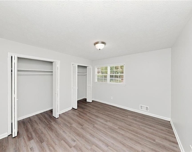 5445 Mill Valley Drive - Photo Thumbnail 9