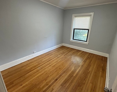 7331 N Honore Street - Photo Thumbnail 1