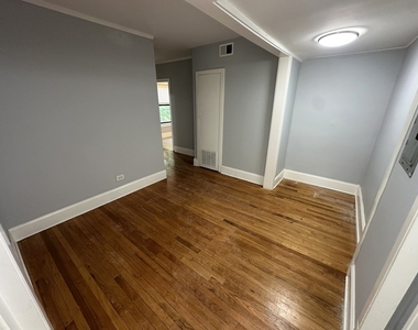 7331 N Honore Street - Photo Thumbnail 10
