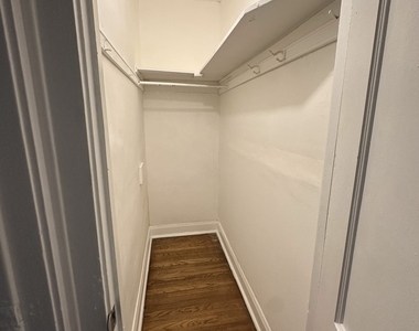 7331 N Honore Street - Photo Thumbnail 11