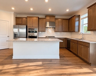2330 Dreycott Lane - Photo Thumbnail 7