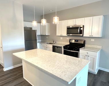 301 N Madison Street - Photo Thumbnail 2
