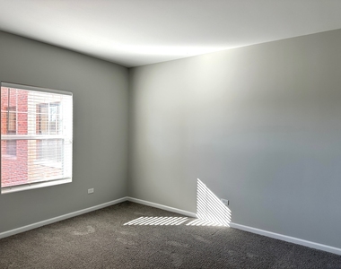 301 N Madison Street - Photo Thumbnail 8