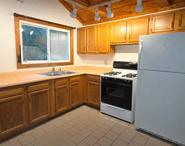 1770 Lake Shore Drive - Photo Thumbnail 4