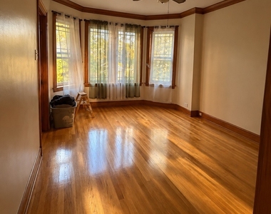 4746 S Kolin Avenue - Photo Thumbnail 3