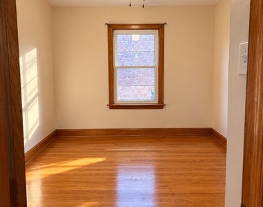 4746 S Kolin Avenue - Photo Thumbnail 5