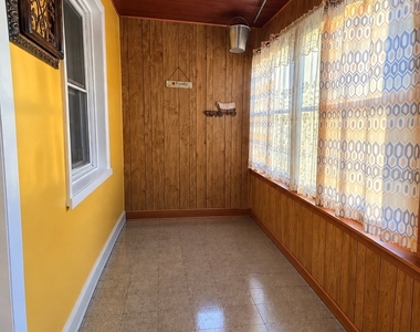 4746 S Kolin Avenue - Photo Thumbnail 2