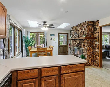 1770 E Lake Shore Drive - Photo Thumbnail 11