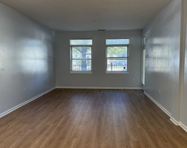 757 W 14th Place - Photo Thumbnail 5