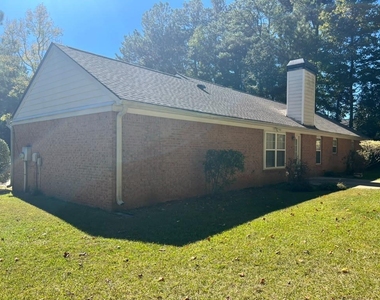 745 Bishop Point - Photo Thumbnail 4
