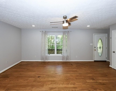 4944 Shiloh Drive - Photo Thumbnail 3