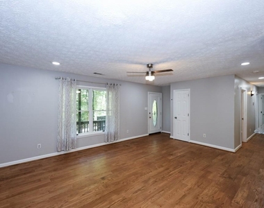 4944 Shiloh Drive - Photo Thumbnail 4