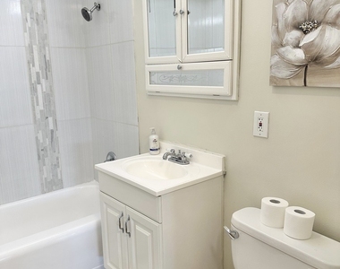 552 E Northwest Highway - Photo Thumbnail 8