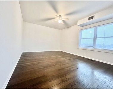 552 E Northwest Highway - Photo Thumbnail 6