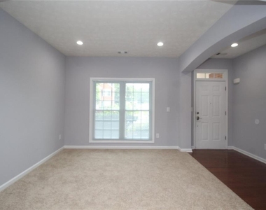 620 Clairidge Lane - Photo Thumbnail 8