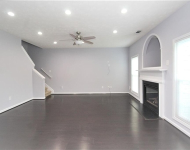 620 Clairidge Lane - Photo Thumbnail 12
