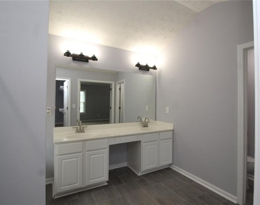 620 Clairidge Lane - Photo Thumbnail 28
