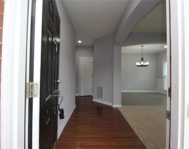 620 Clairidge Lane - Photo Thumbnail 2