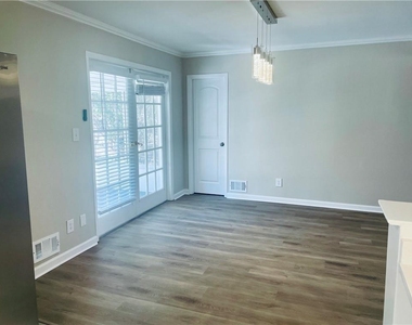 471 Village Green Court Sw - Photo Thumbnail 10