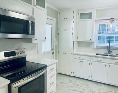 471 Village Green Court Sw - Photo Thumbnail 2