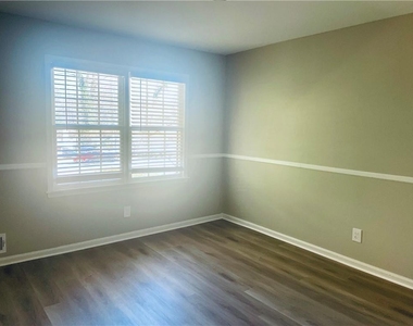 471 Village Green Court Sw - Photo Thumbnail 13