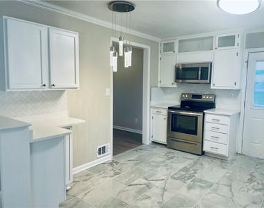 471 Village Green Court Sw - Photo Thumbnail 1
