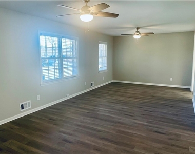 471 Village Green Court Sw - Photo Thumbnail 11