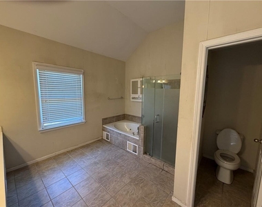 11660 Vista Forest Drive - Photo Thumbnail 3