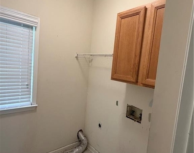 11660 Vista Forest Drive - Photo Thumbnail 6