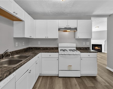 3559 Ashley Station Drive Sw - Photo Thumbnail 3