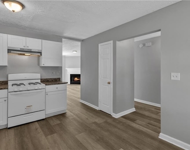 3559 Ashley Station Drive Sw - Photo Thumbnail 4