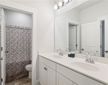 201 Aspen Valley Lane - Photo Thumbnail 11