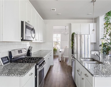 201 Aspen Valley Lane - Photo Thumbnail 4