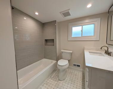 2627 N Mildred Avenue - Photo Thumbnail 12