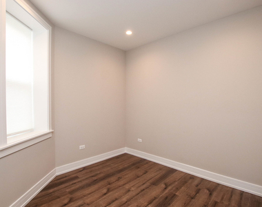 1710 W Lunt Avenue - Photo Thumbnail 3