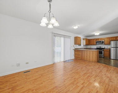 182 Wellington Circle - Photo Thumbnail 7