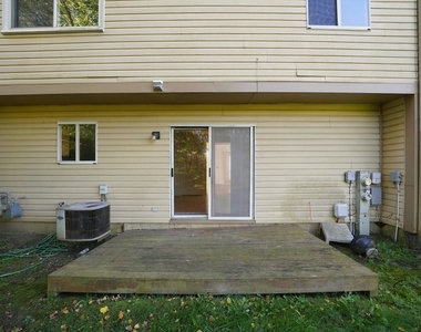 182 Wellington Circle - Photo Thumbnail 21