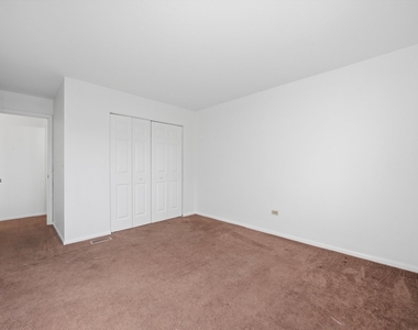 182 Wellington Circle - Photo Thumbnail 17
