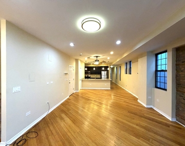 1522 W Superior Street - Photo Thumbnail 3