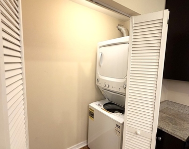 1522 W Superior Street - Photo Thumbnail 12