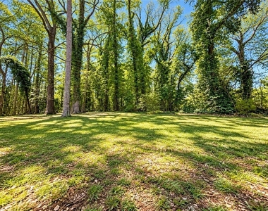 1923 Farris Drive - Photo Thumbnail 2