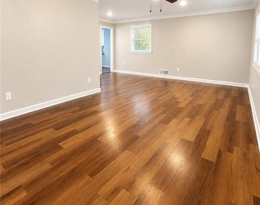 1923 Farris Drive - Photo Thumbnail 4