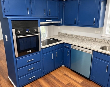1923 Farris Drive - Photo Thumbnail 8