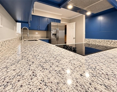 1923 Farris Drive - Photo Thumbnail 12