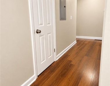 1923 Farris Drive - Photo Thumbnail 6