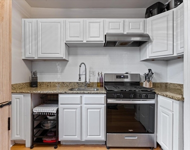 3555 W Lyndale Avenue - Photo Thumbnail 6