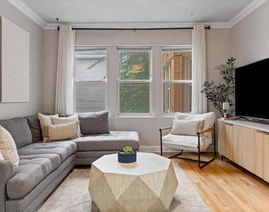 3555 W Lyndale Avenue - Photo Thumbnail 2