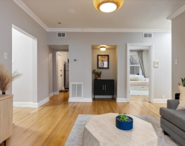 3555 W Lyndale Avenue - Photo Thumbnail 4