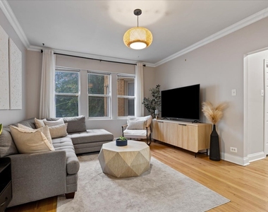 3555 W Lyndale Avenue - Photo Thumbnail 3