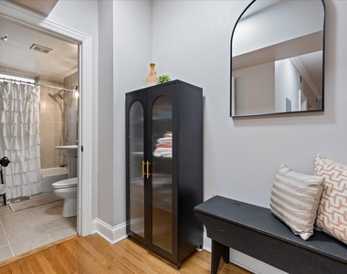 3555 W Lyndale Avenue - Photo Thumbnail 11